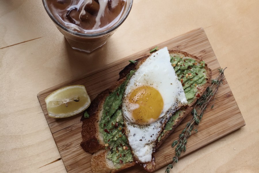 avocado-toast-recette