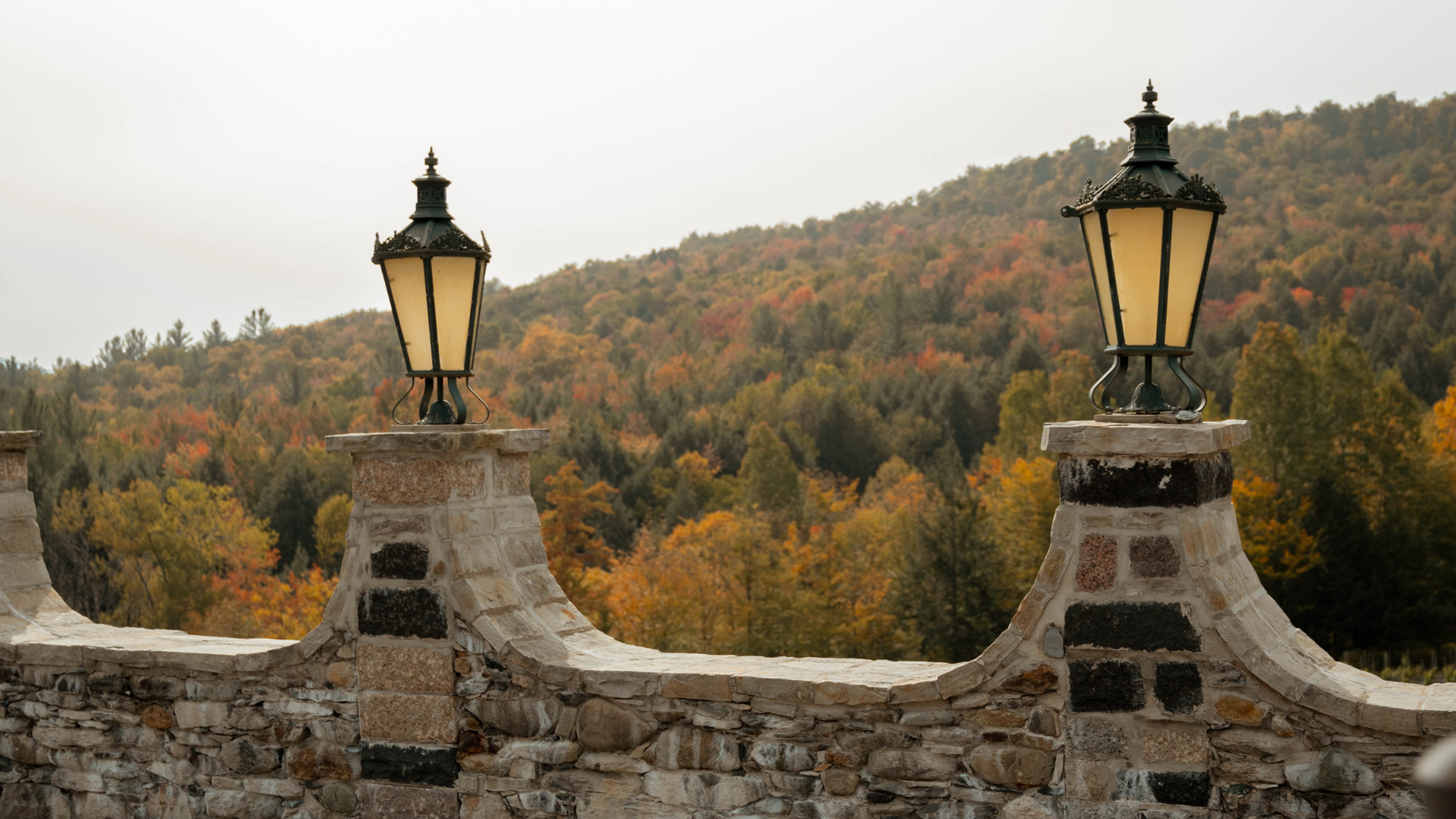 Les couleurs d'automne sont magnifique cet automne au Château Ste-Agnès et définitivement à avoir avant la fin du moi d'Octobre